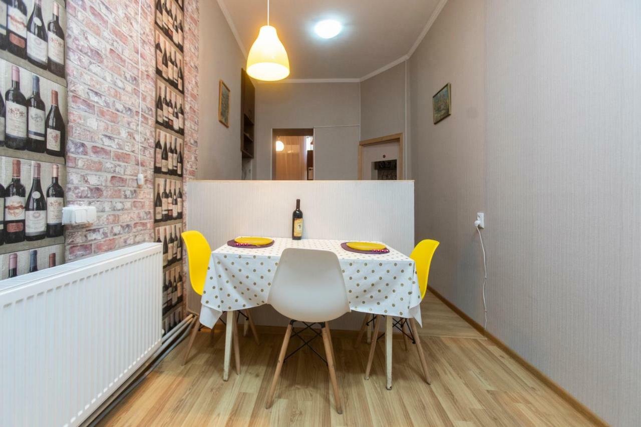 Minimalist Studio Walking Distance To City Centre Lejlighed Tbilisi Eksteriør billede